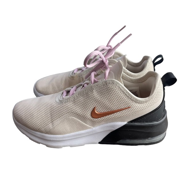 NIKE Air Max Women’s Beige Motion 2 Sneakers Size 8 AO0352-109 Running Shoes - Picture 4 of 8